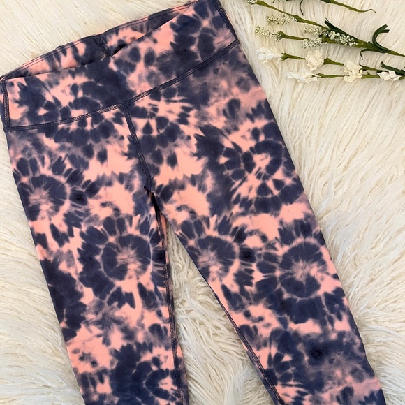 Athleta Girl "Chit Chat Capri Tights in Peach tie dye" - Picture 1 of 6